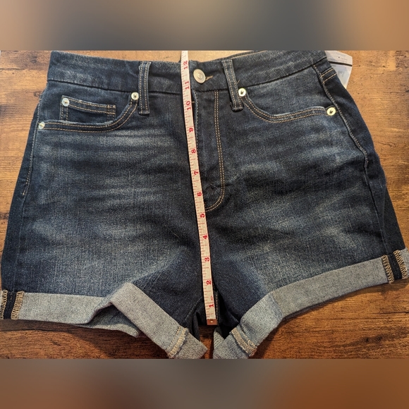 NWT Dark wash denim  "Curvy Mom" Shorts - Picture 7 of 8